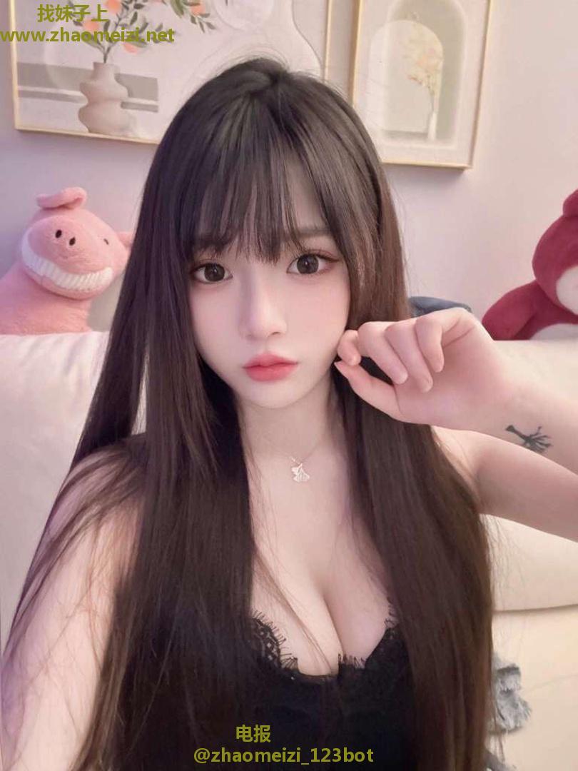 性感诱人大胸妹
