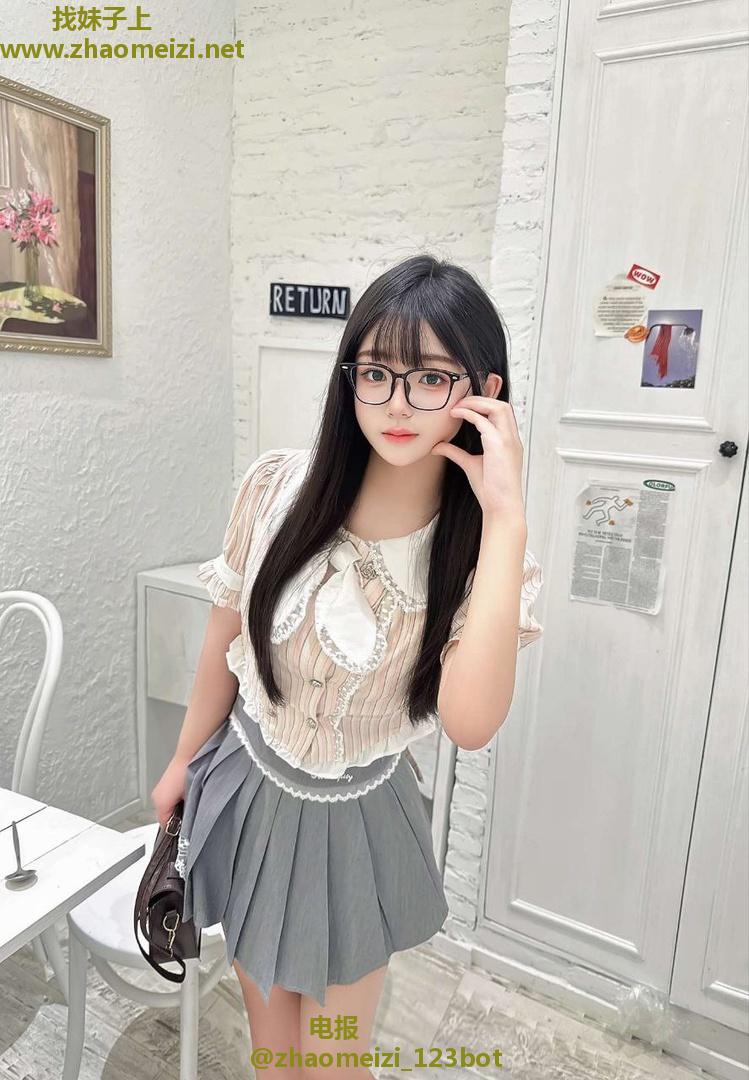年轻可爱小萝莉