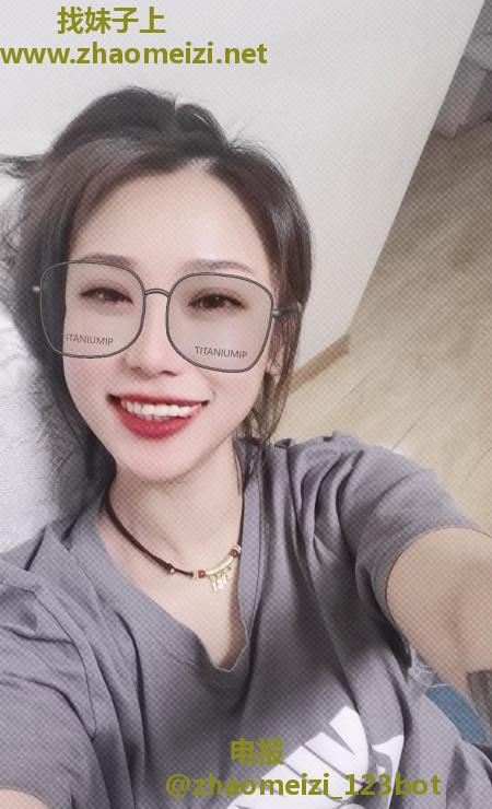 少妇苹果闺蜜双飞