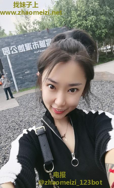 少妇苹果闺蜜双飞