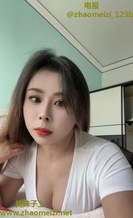南信大附近大奶熟妇