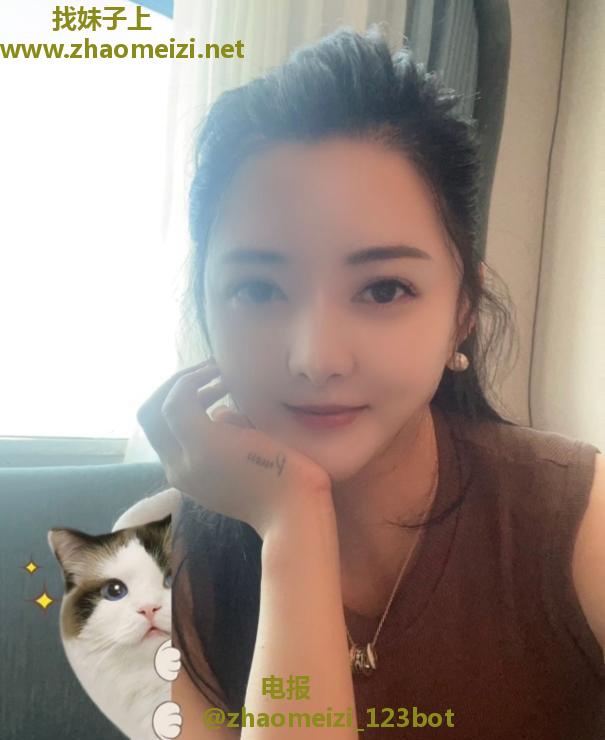 性感F奶少妇