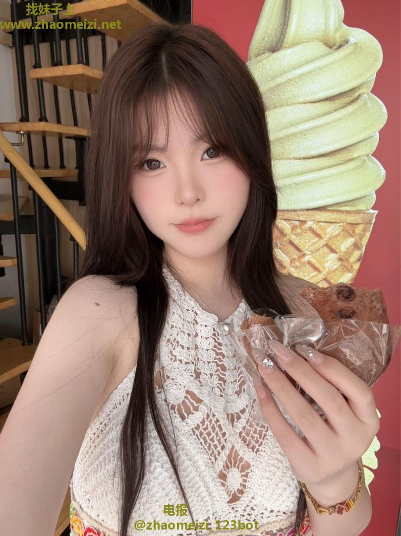 丰满白嫩年轻小姐姐