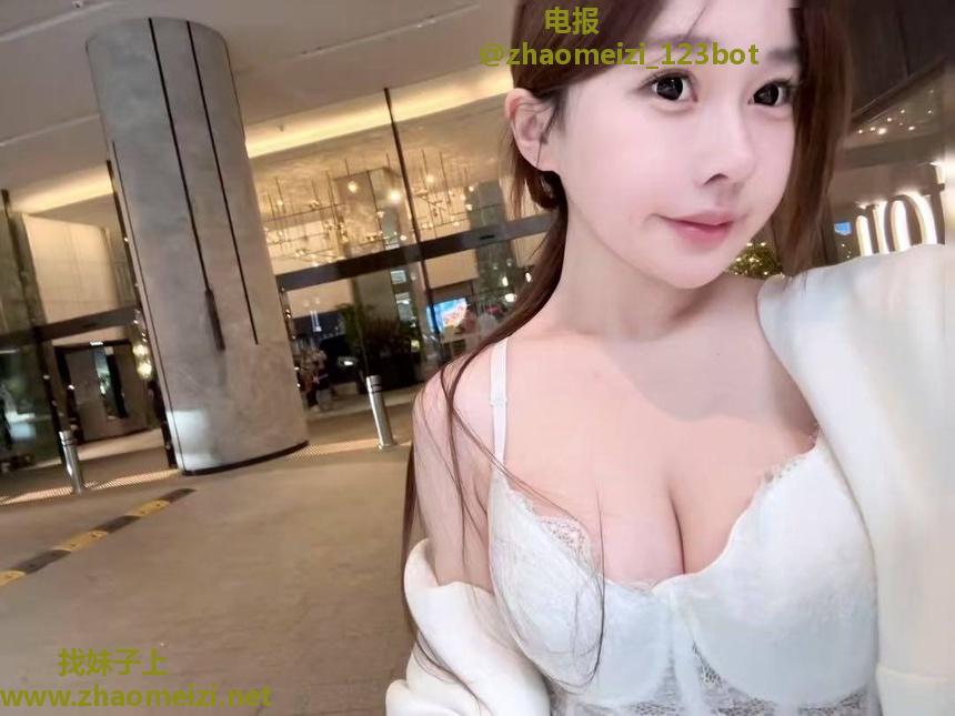 丰满诱人水嫩翘臀