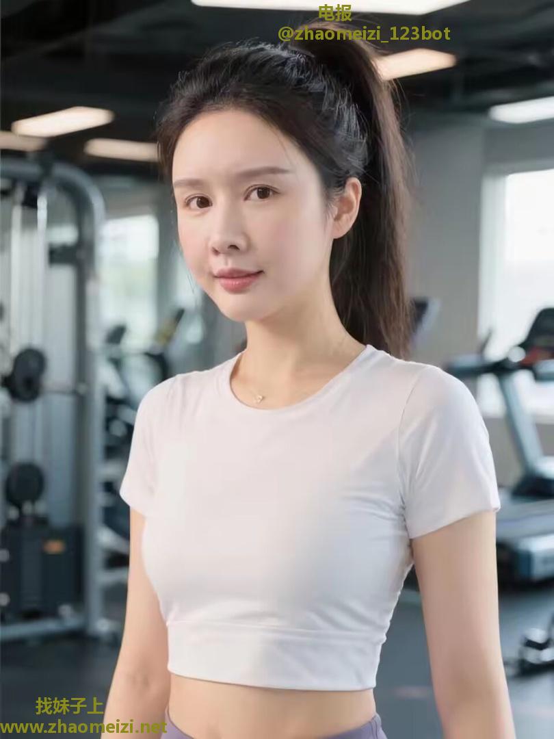 南山一字马媚儿