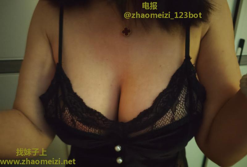 性价比巨乳姐姐