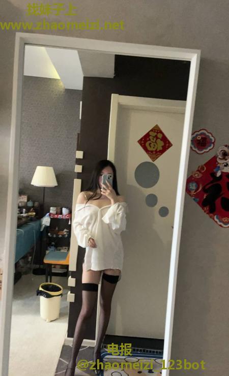 黑丝性感长腿御姐
