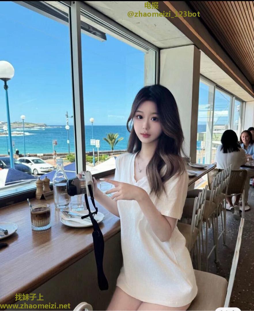 水嫩白皙邻家纯欲小妹