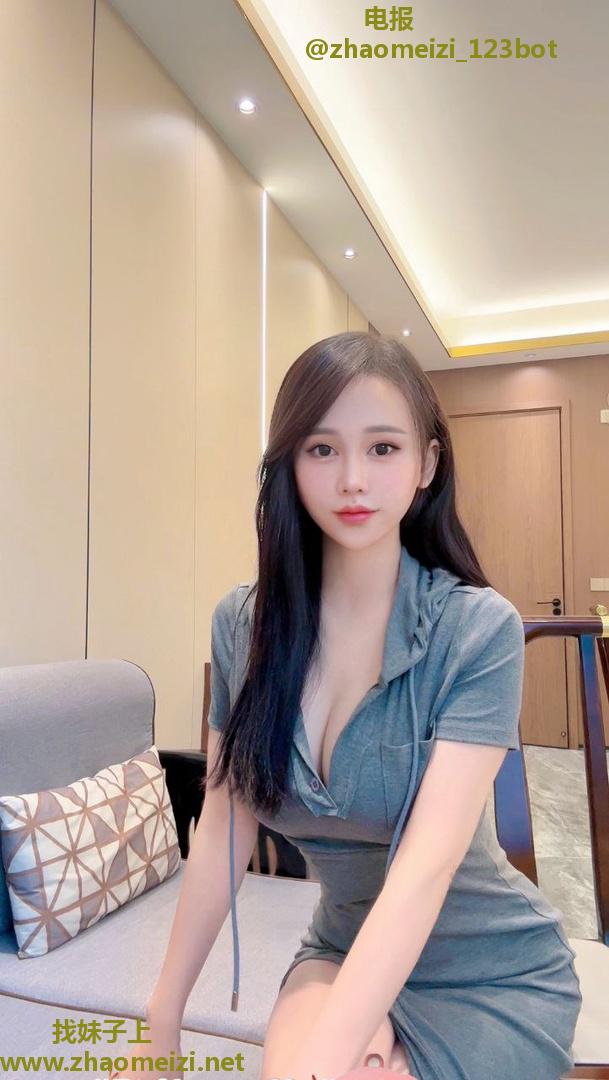 刚出道不久的性感小骚货