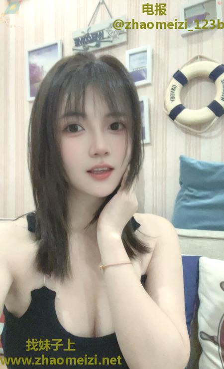 甜美系嫩妹