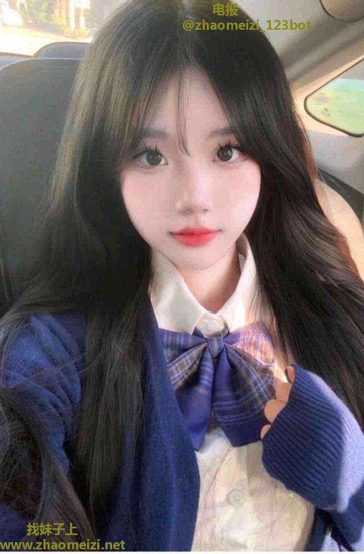 年轻可爱在校女大