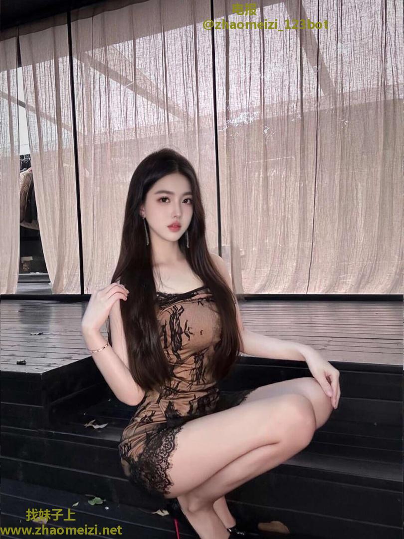 长腿性感蕾丝尤物