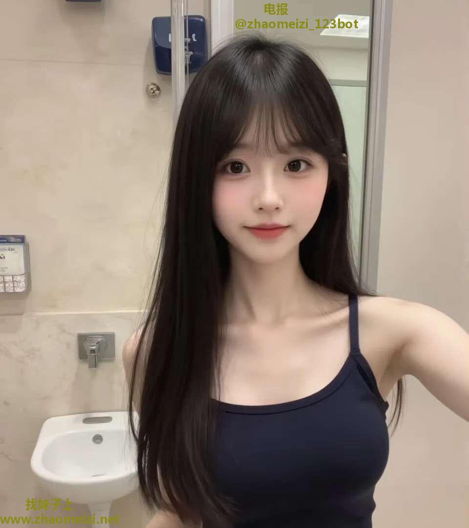 纤细白嫩苗条学妹
