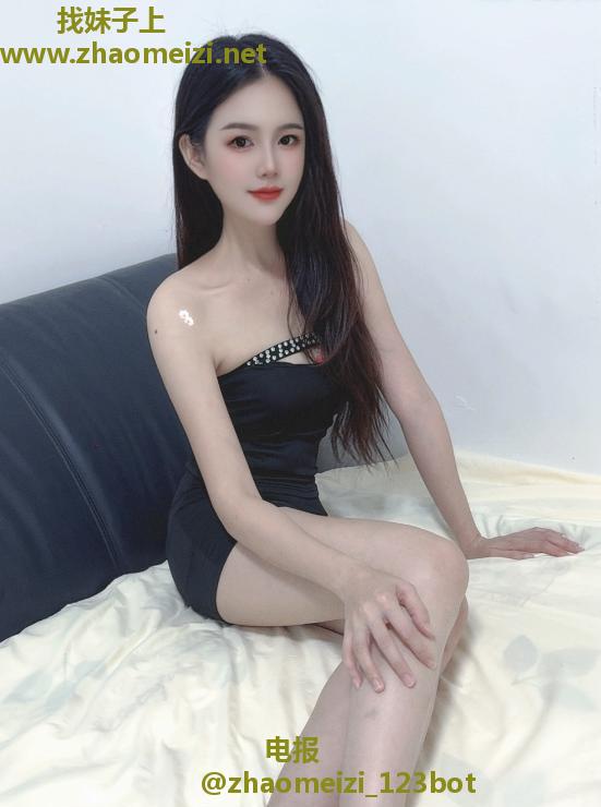 白云腿模乐乐