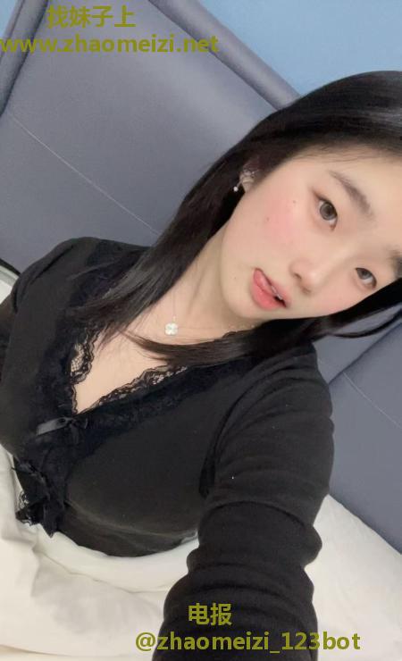 双飞两08姐妹体验
