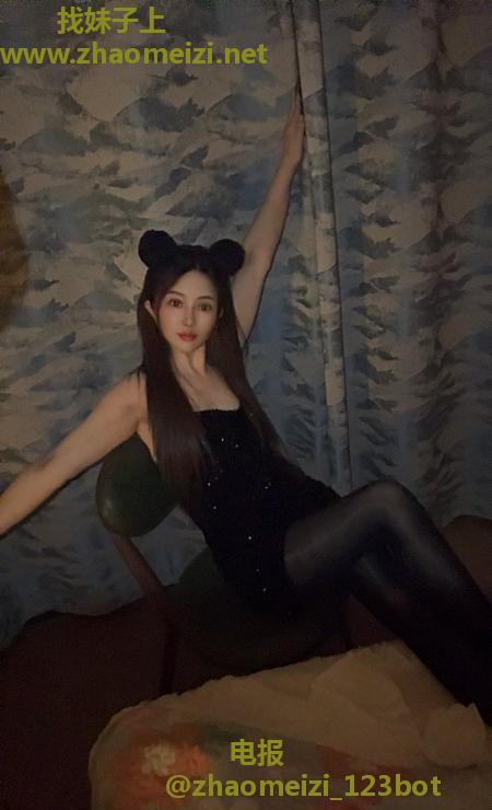 上城美腿翘臀浪骚货