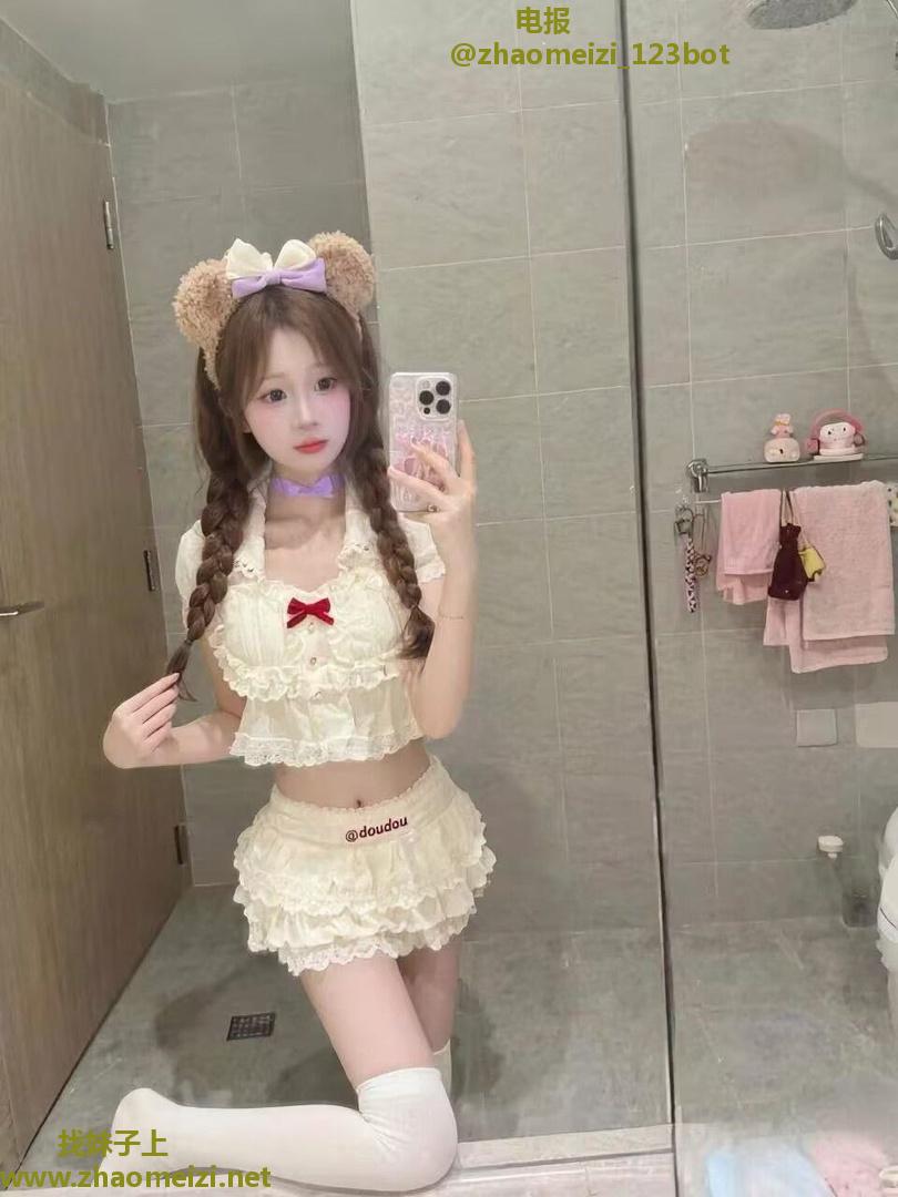 年轻很骚小少妇
