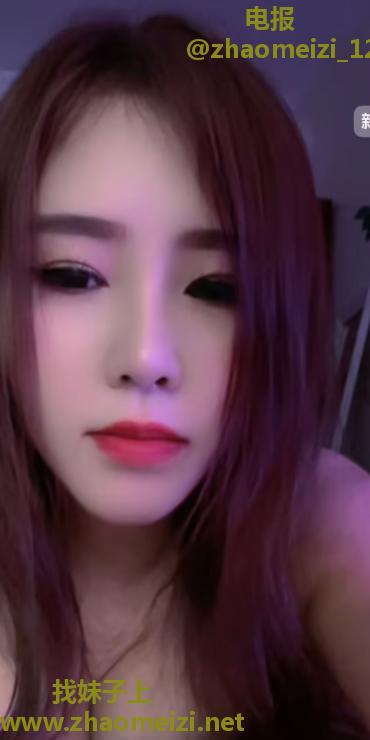 爱喷水的小姐姐