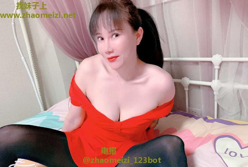 乳交特别爽的风骚女