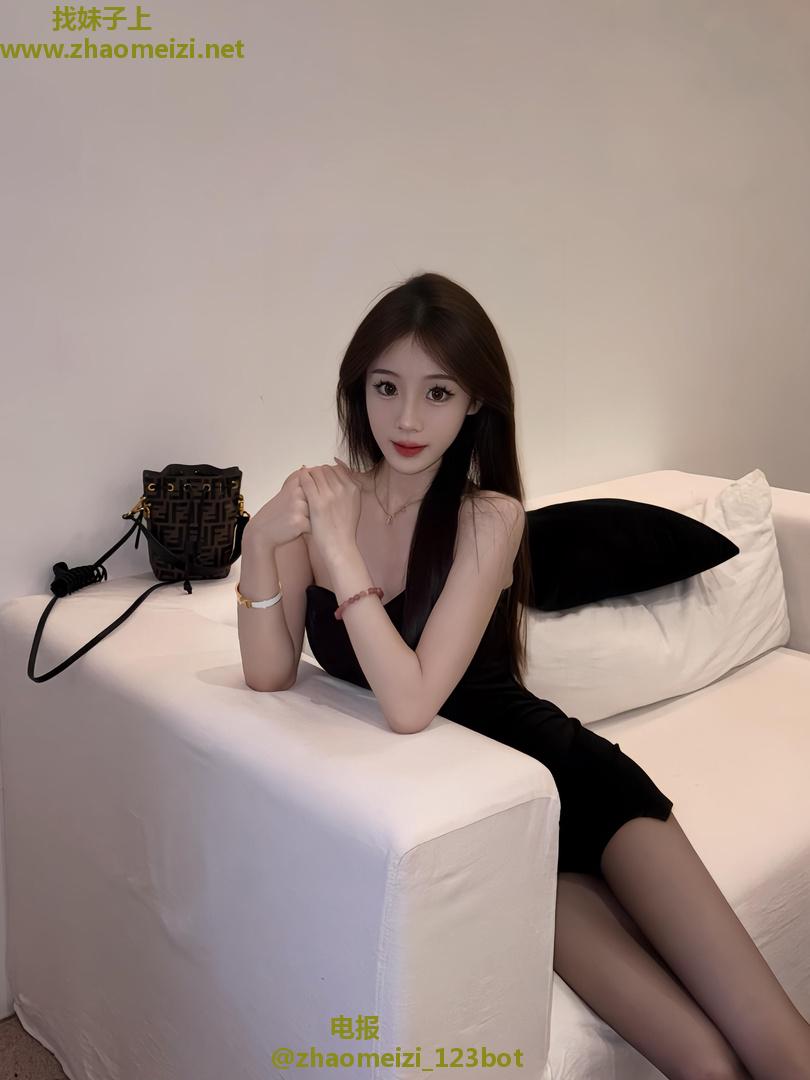 长腿御姐制服诱惑