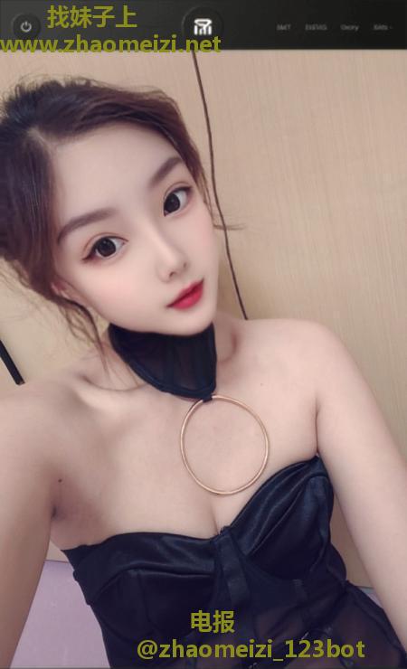 越溪性感小魔女