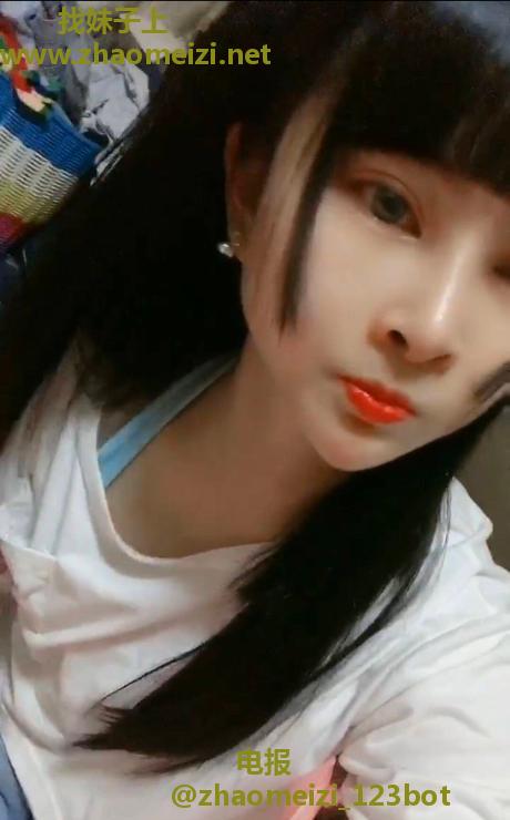 三里街小美女可欣