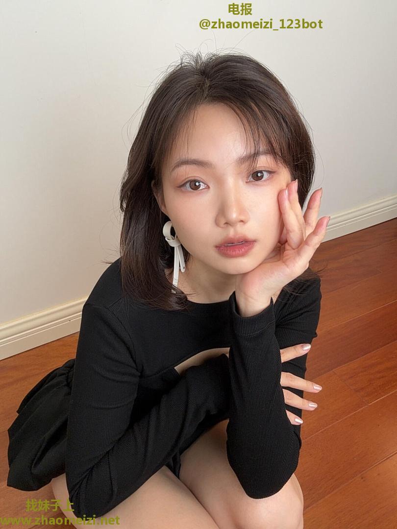 成都性感纯欲辣妹