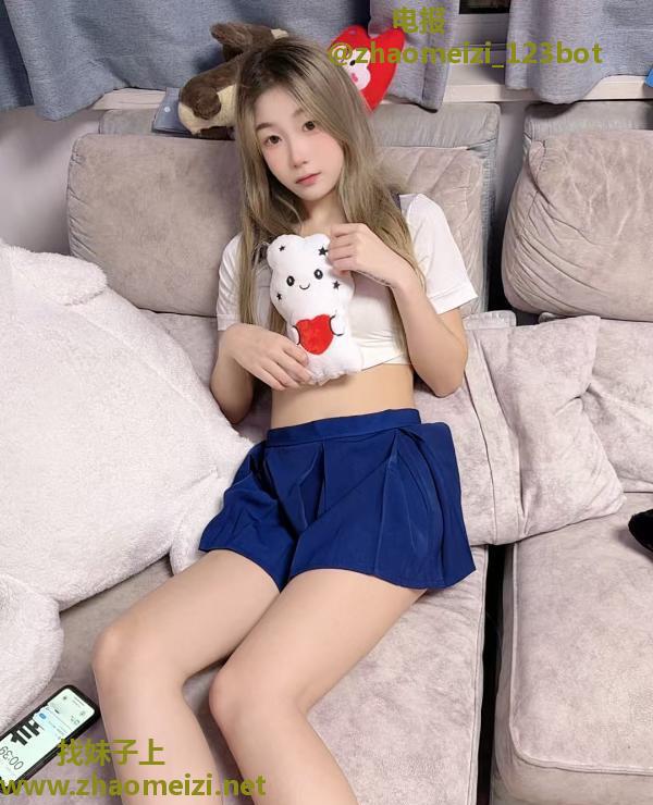 08高颜值好身材妹妹