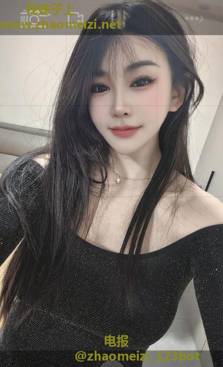 高颜值平安小姐姐