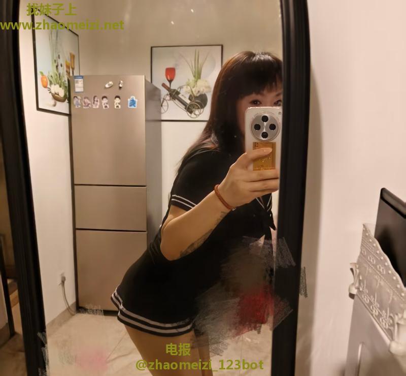 服务型黑丝少妇