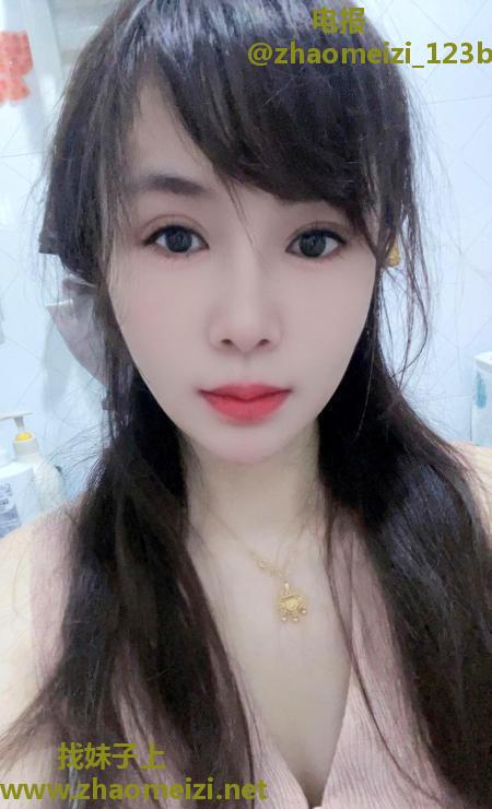 大眼酥胸萌妹纸泄火