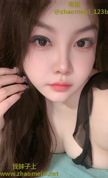 南门性感大胸妹子