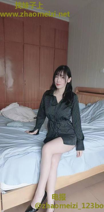 新北大胸长腿妹子