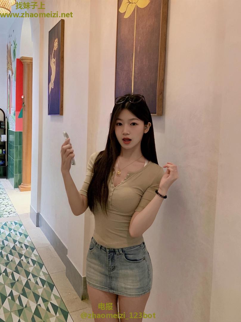 宝山性感长腿御姐