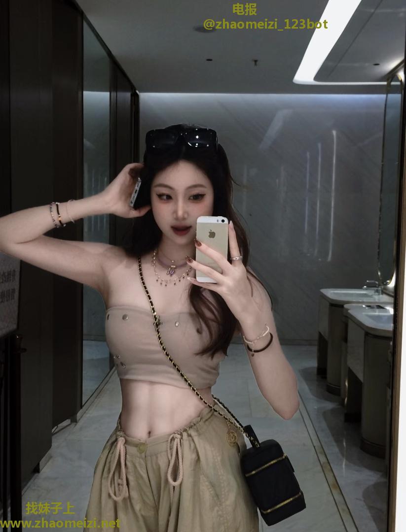 瑜伽老师梅梅