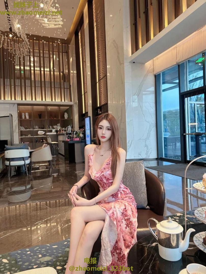 性感可爱温柔的兼职小妹