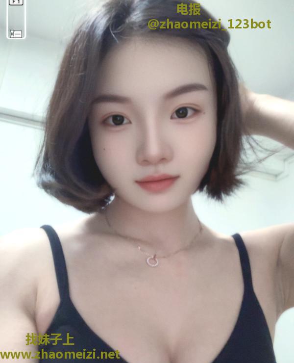 古镇好身材美女