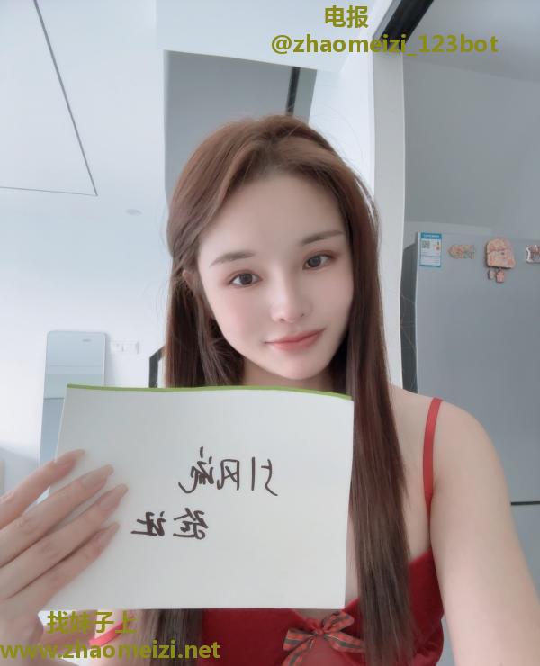 温柔服务好的小美女