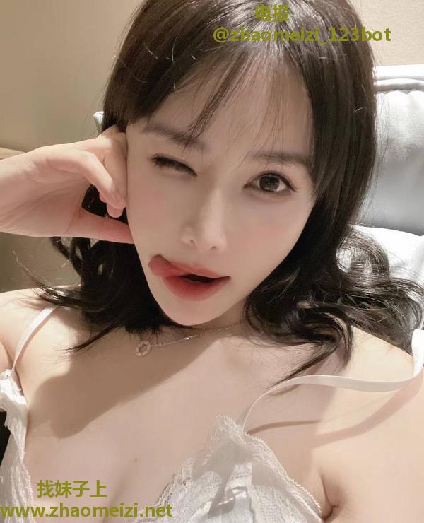 细腰翘臀女友感老师