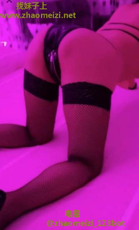 丰乳肥臀兼职少妇