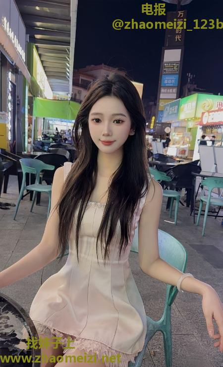 甜美乖巧颜值嫩妹小小