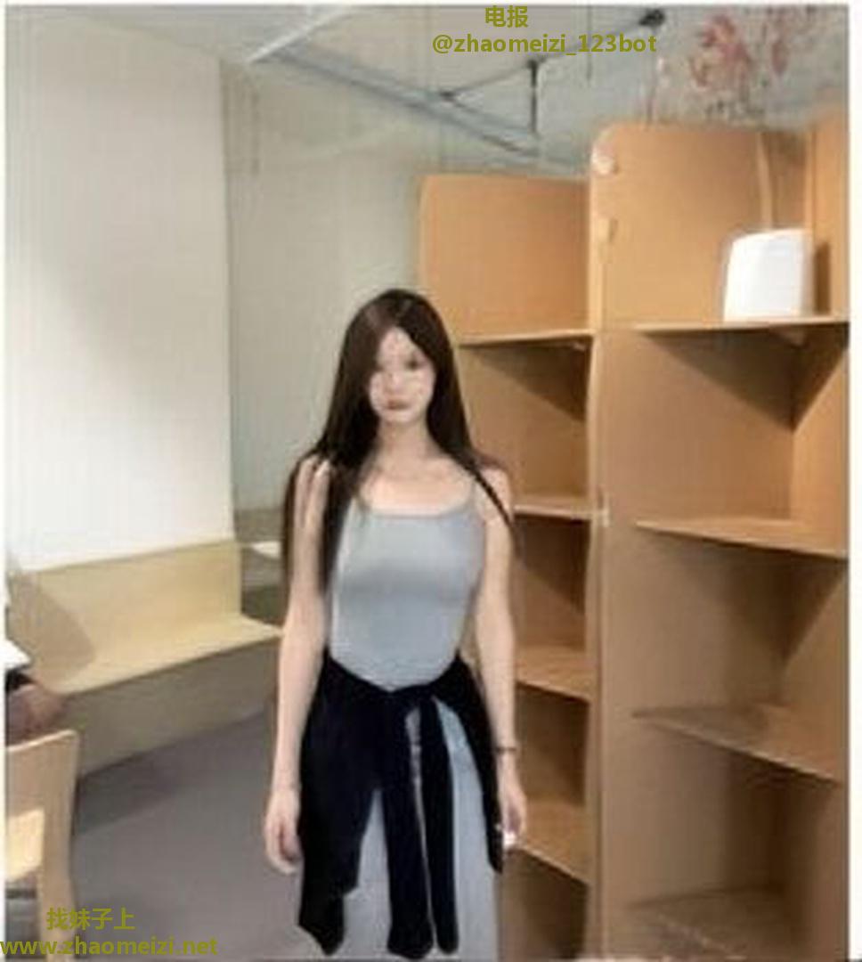 一个稚嫩的女孩