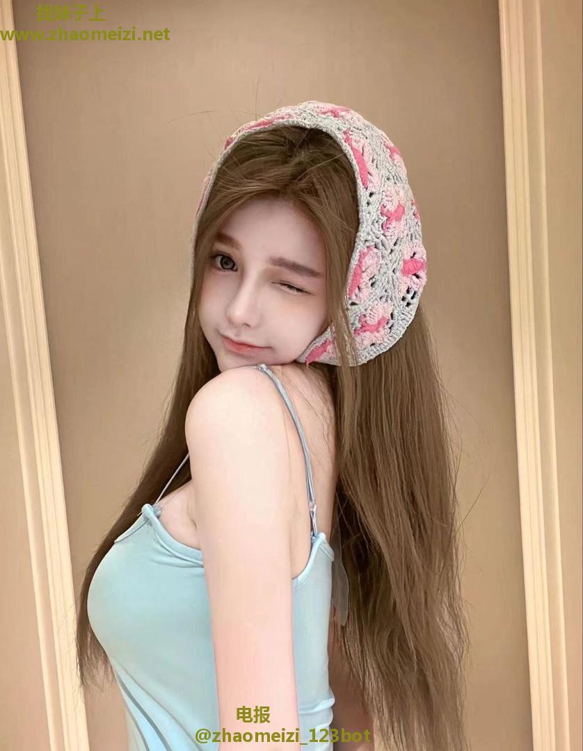 美乳很性感极品长腿美女