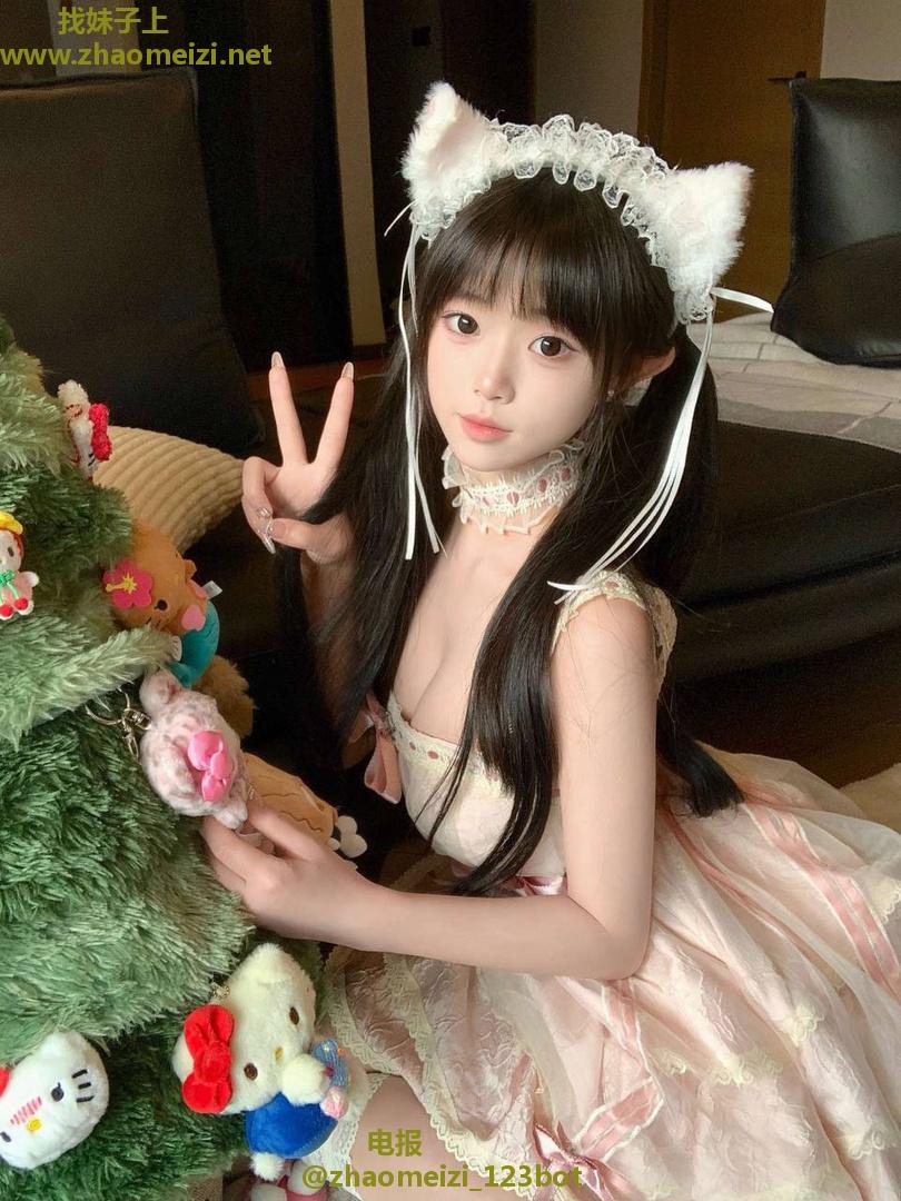 性感翘臀骚妹可吞精