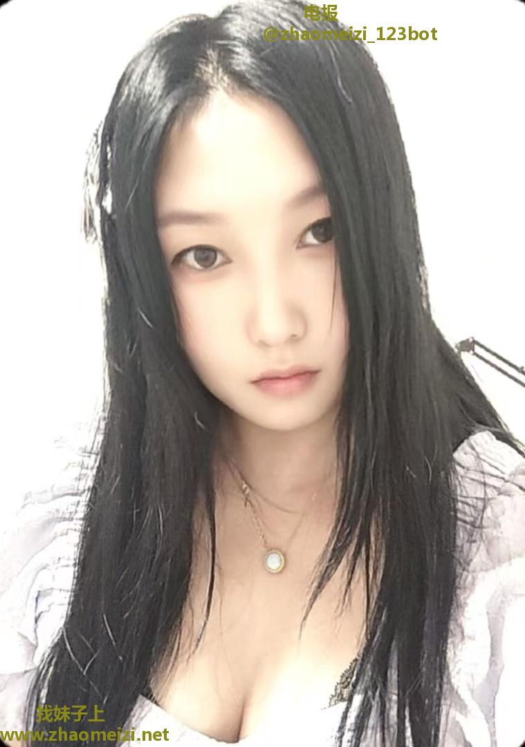 诱人大奶小姐姐