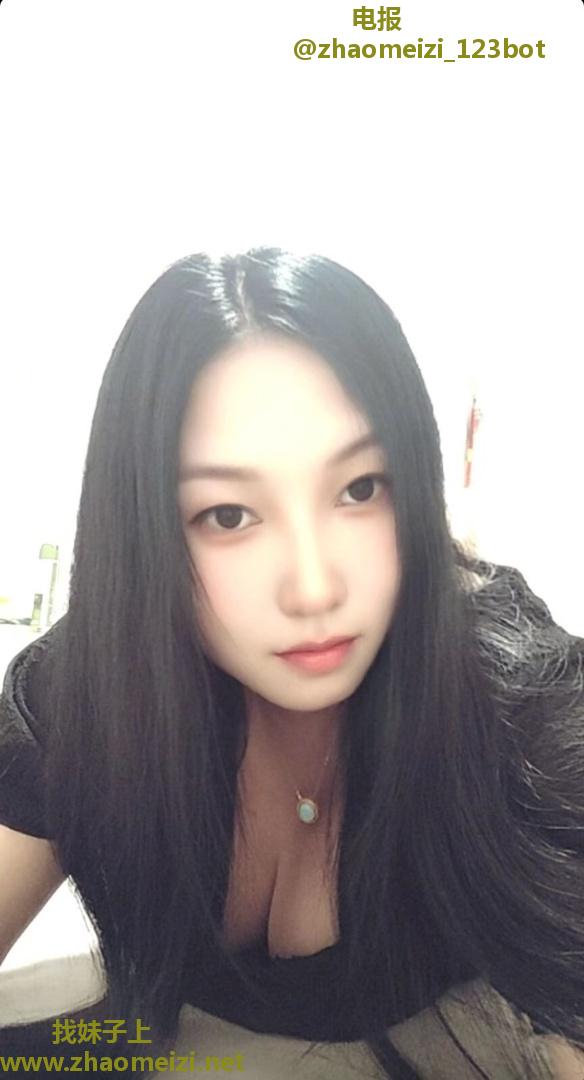 诱人大奶小姐姐