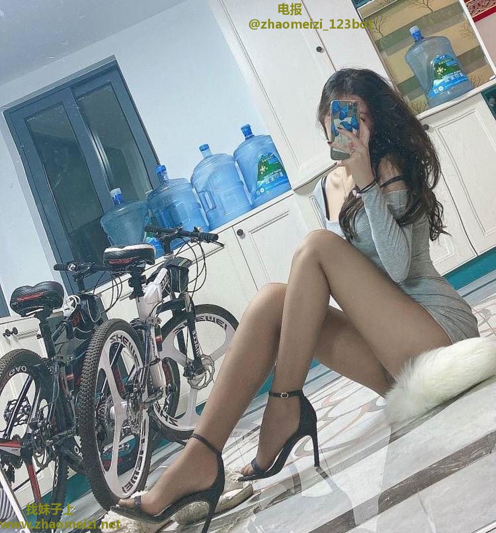 成都武侯红牌坊小姐姐