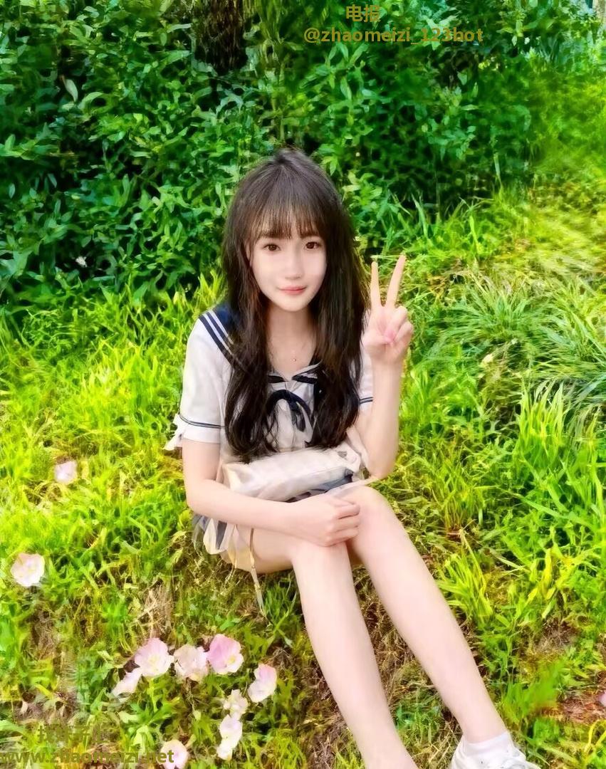 一个非常滑嫩的女孩