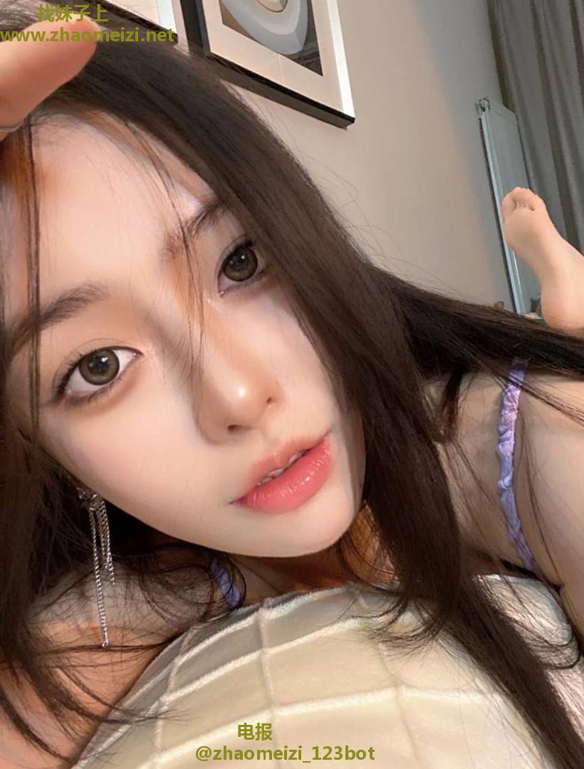 丰满嫩妹极品反差