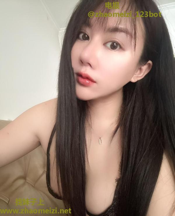 川渝美女李七月